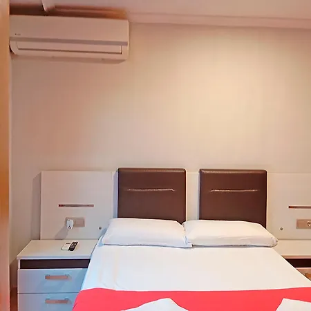 Apartment 3000 *